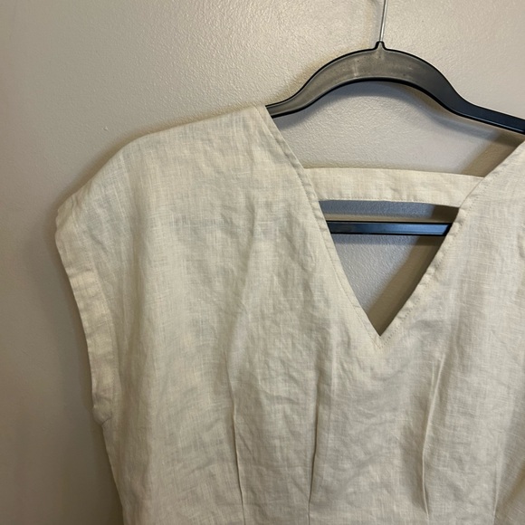 NWT Grace Elements 100% linen taupe top with cutout in back size 8 - Picture 9 of 12